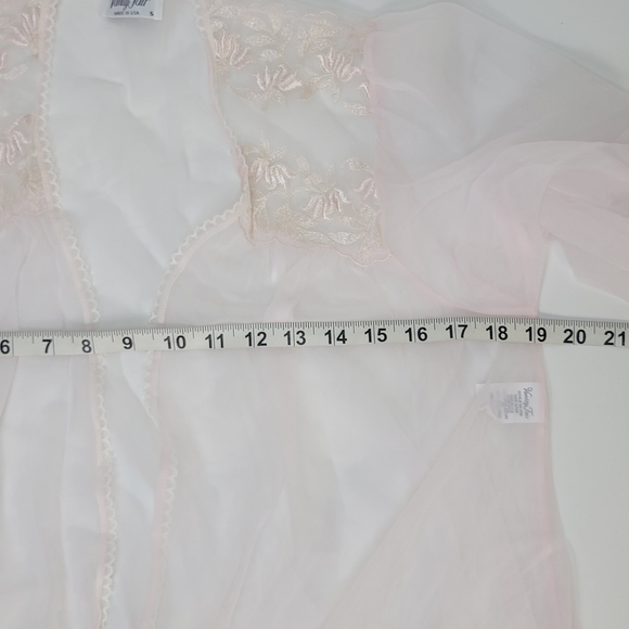 Vanity Fair Vintage Soft Pink Sheer Open Duster Rober, Floral Applique, EUC, szS - Picture 8 of 9